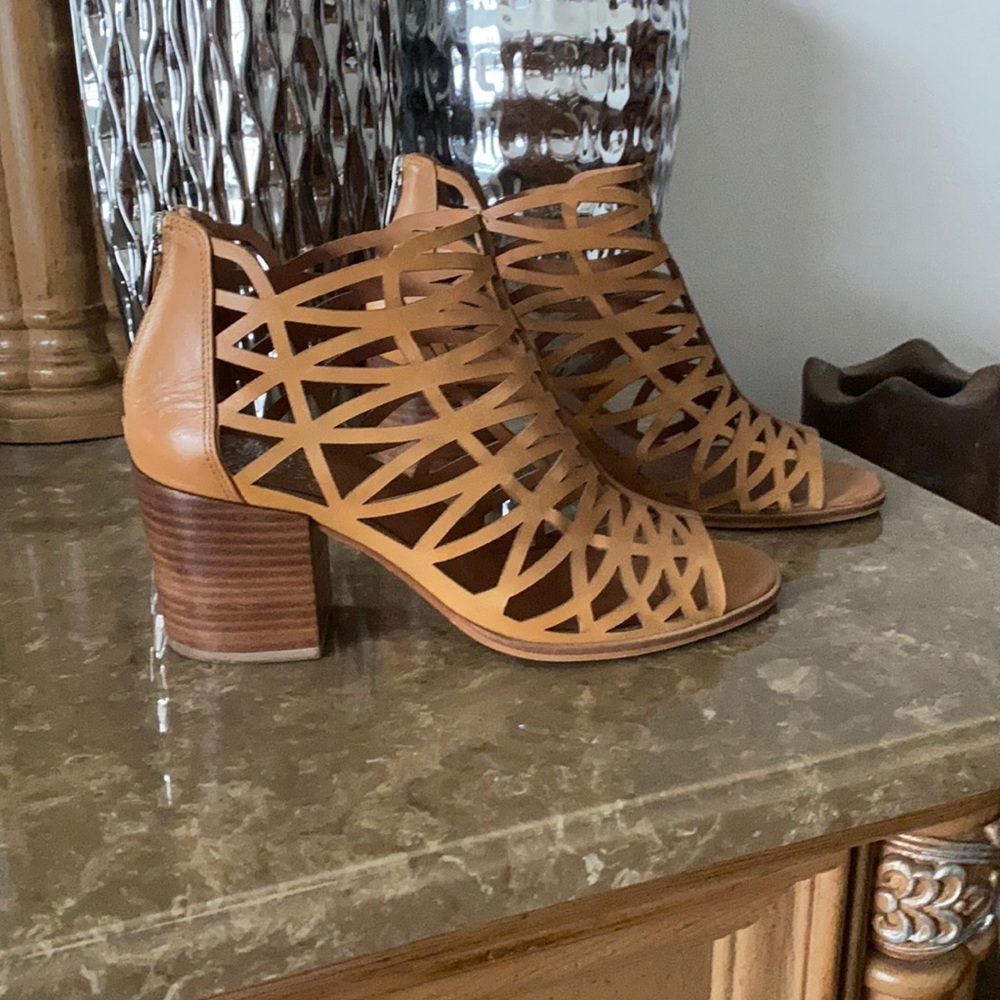 Vince camuto chunky sandal heel